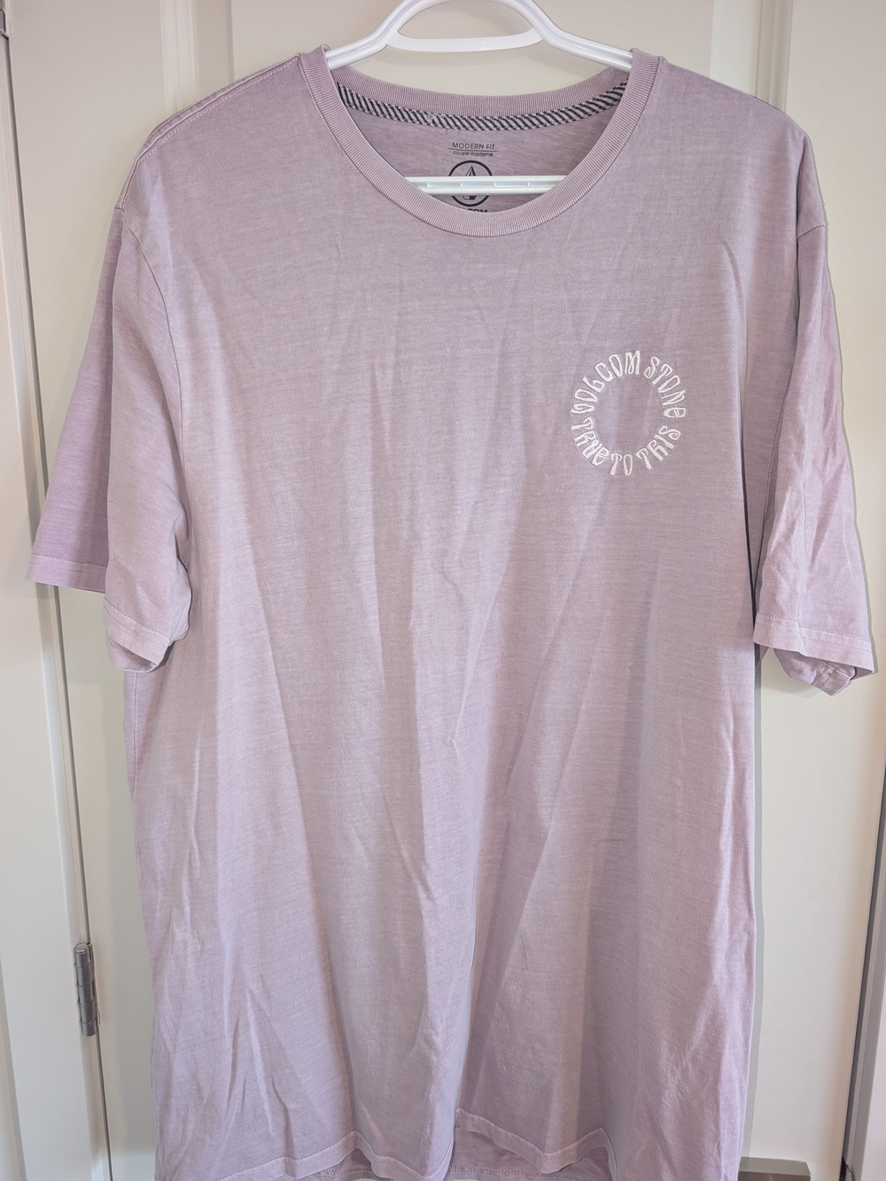 Volcom Men's Light Lavender Graphic T-Shirt